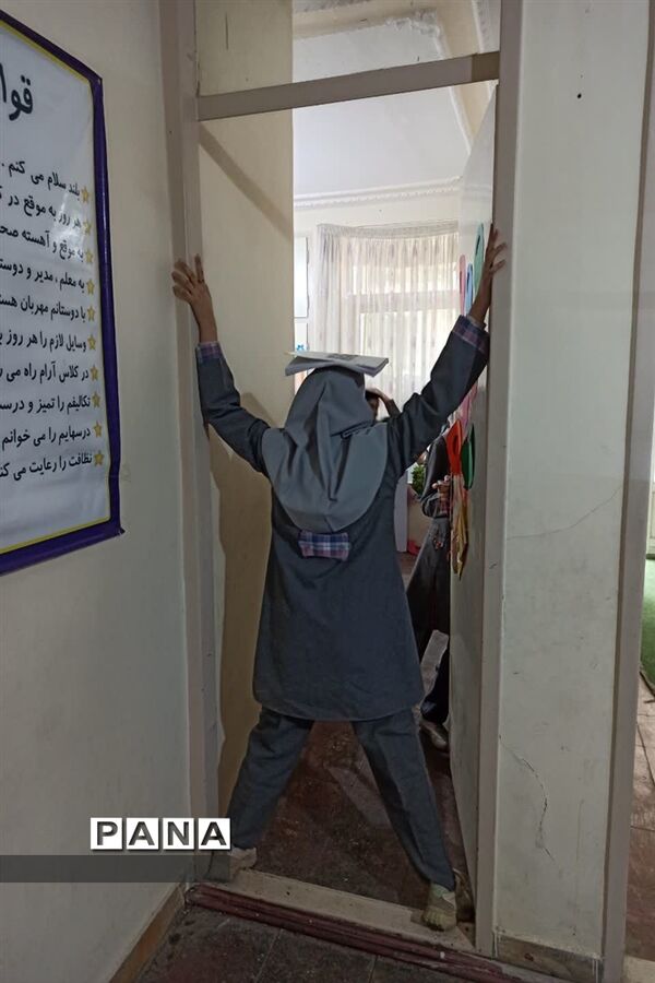 بیست و پنجمین مانور سراسری زلزله در مدرسه شمس