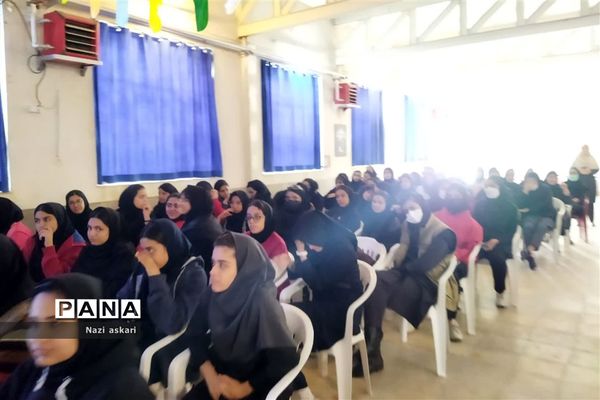 کارگاه عفاف و حجاب در هنرستان کامیاب در ناحیه یک شیراز