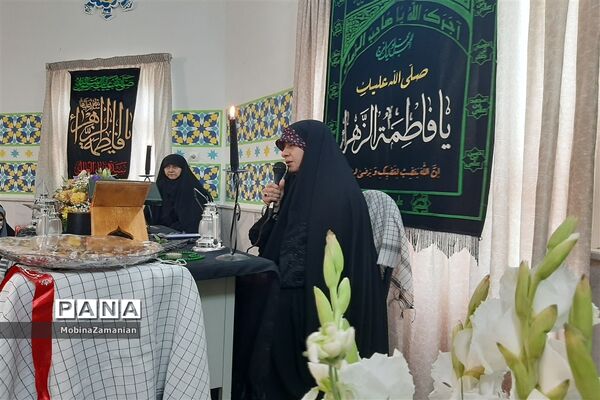 مراسم بزرگداشت شهدای مدافع امنیت در دبیرستان شاهد شهید حمامی
