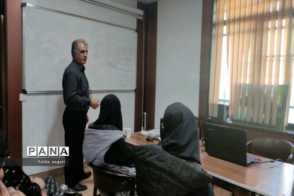 برگزاری کلاس آموزشی عکاسی، ویژه دانش‌آموزان خبرنگار پانا در کانون هدایت شهرستان ورامین