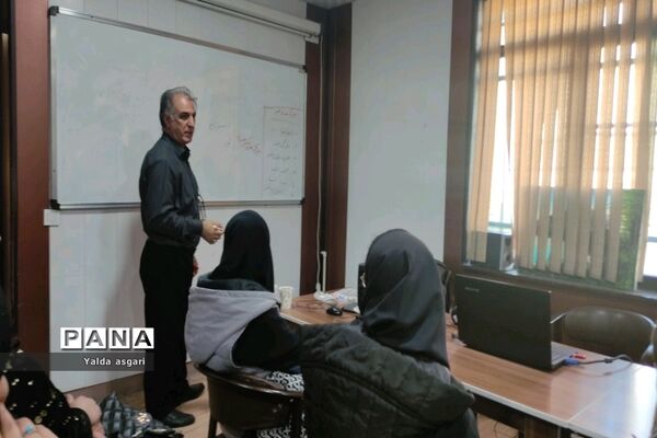 برگزاری کلاس آموزشی عکاسی، ویژه دانش‌آموزان خبرنگار پانا در کانون هدایت شهرستان ورامین
