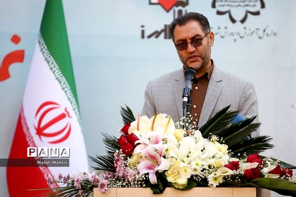 مراسم افتتاح طرح هر مدرسه یک نهالستان در دبیرستان ماندگار البرز