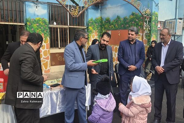 مراسم آشنایی با بیمه در دبستان توحید ناحیه یک شهرری