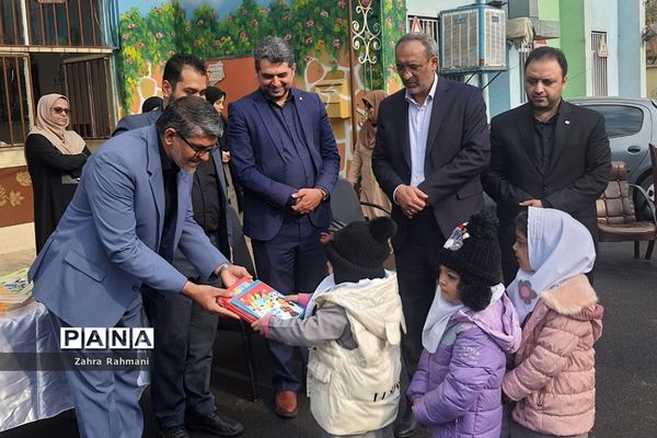 مراسم آشنایی با بیمه در دبستان توحید ناحیه یک شهرری