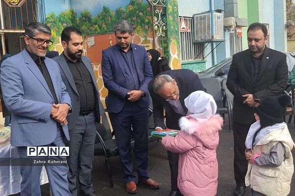 مراسم آشنایی با بیمه در دبستان توحید ناحیه یک شهرری