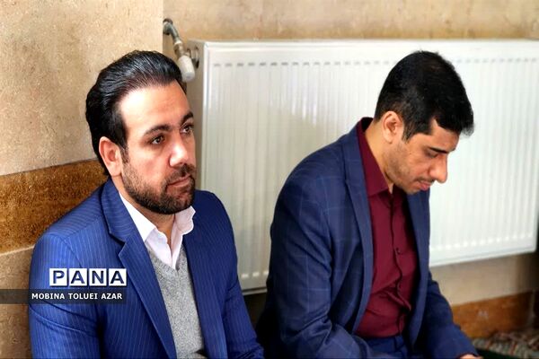 محفل انس با قرآن دانش‌آموزی در ناحیه یک بهارستان