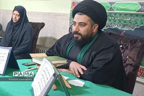 نشست صمیمی امام جمعه بخش رودهن با دانش‌آموزان دبیرستان دخترانه سادات رودهن