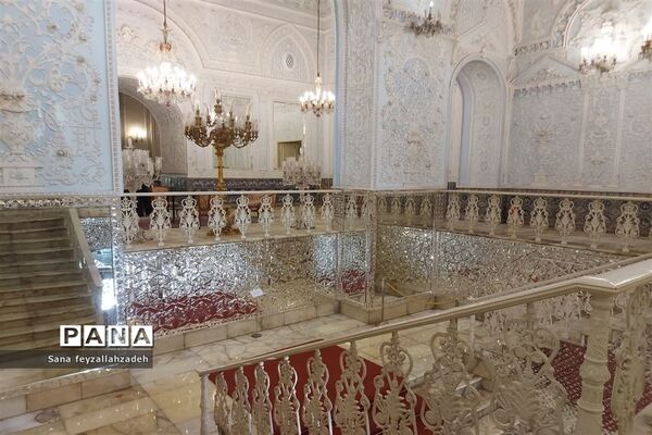 بازدید دانش‌آموزان از مجموعه تاریخی کاخ گلستان