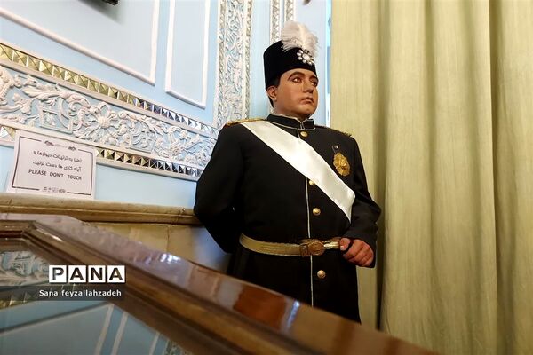 بازدید دانش‌آموزان از مجموعه تاریخی کاخ گلستان