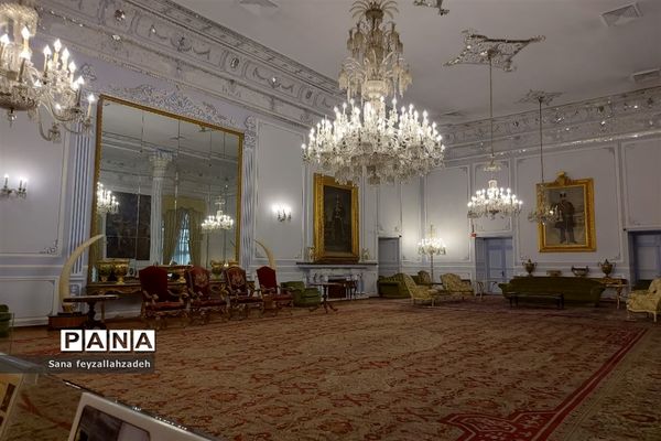 بازدید دانش‌آموزان از مجموعه تاریخی کاخ گلستان