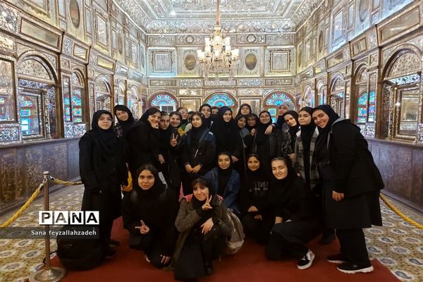 بازدید دانش‌آموزان از مجموعه تاریخی کاخ گلستان