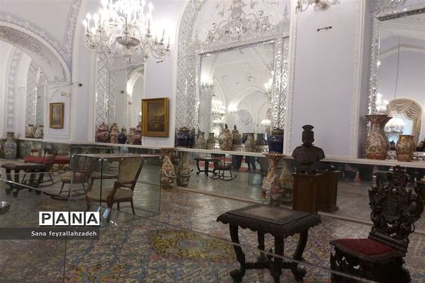 بازدید دانش‌آموزان از مجموعه تاریخی کاخ گلستان