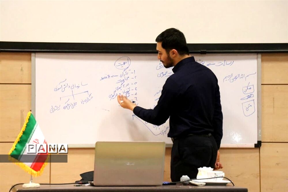 برگزاری دوره آموزش خبرنگاری دختران  ناحیه ۲