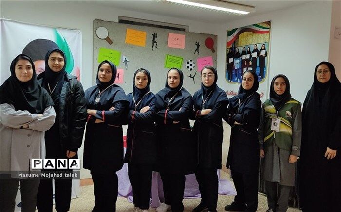 دختران وحیدیه شهرستان‌شهریار، مقام سوم منطقه در مسابقات رشته‌هندبال را از آن خود کردند/فیلم