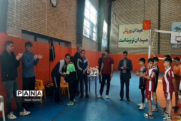 مسابقات مینی والیبال مقطع ابتدائی درشهرستان سملقان