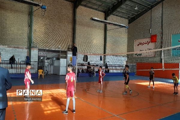 مسابقات مینی والیبال مقطع ابتدائی درشهرستان سملقان