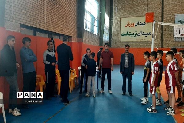 مسابقات مینی والیبال مقطع ابتدائی درشهرستان سملقان
