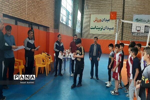 مسابقات مینی والیبال مقطع ابتدائی درشهرستان سملقان