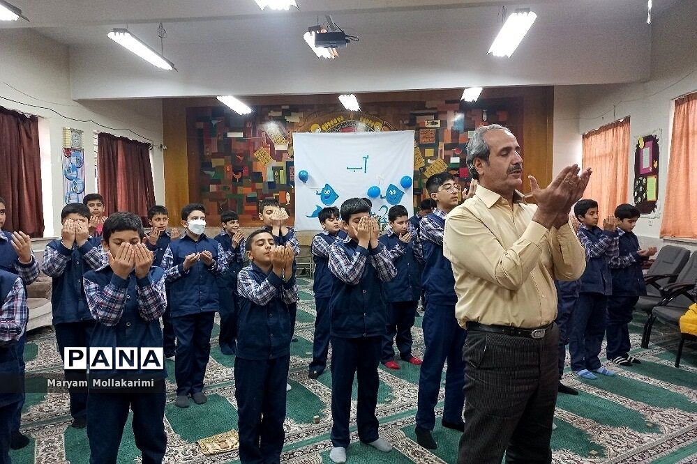 اقامه نماز در مدارس باید پررونق‌تر از سال‌های گذشته باشد