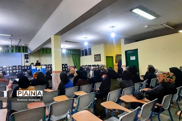 جلسات آموزش خانواده در هنرستان‌ مبتکران رودهن