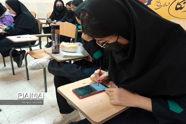 کارگاه آموزش خبرنویسی در دبیرستان فرزانگان استعداد درخشان ملارد