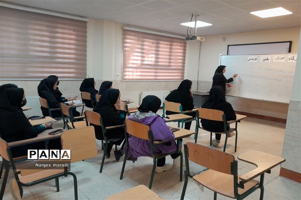 کارگاه آموزش خبرنویسی در دبیرستان فرزانگان استعداد درخشان ملارد