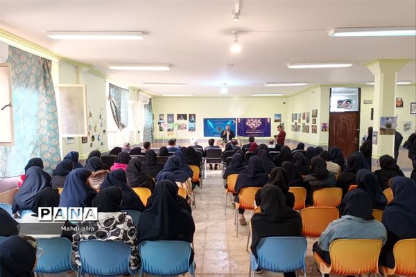 زنگ هفته پژوهش در هنرستان فرزانگان بهبهان