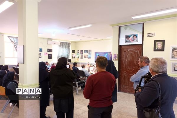 زنگ هفته پژوهش در هنرستان فرزانگان بهبهان