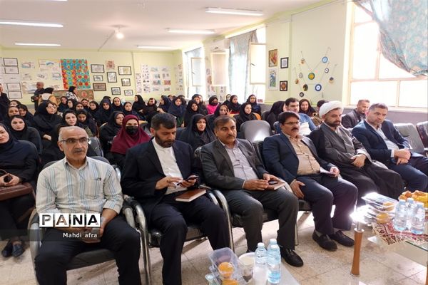 زنگ هفته پژوهش در هنرستان فرزانگان بهبهان