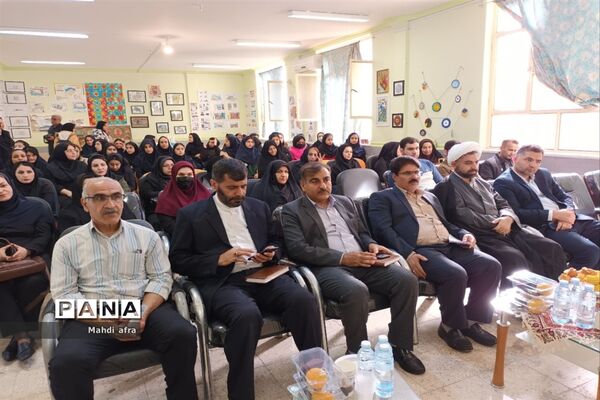 زنگ هفته پژوهش در هنرستان فرزانگان بهبهان