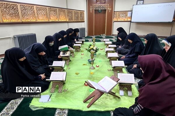 برگزاری محفل انس با قرآن کریم با عنوان آوای‌آسمانی در منطقه ۱۳