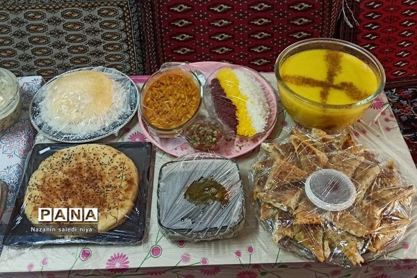 جشنواره غذاهای سنتی و محلی در دبیرستان دوده اول کوثر رودهن