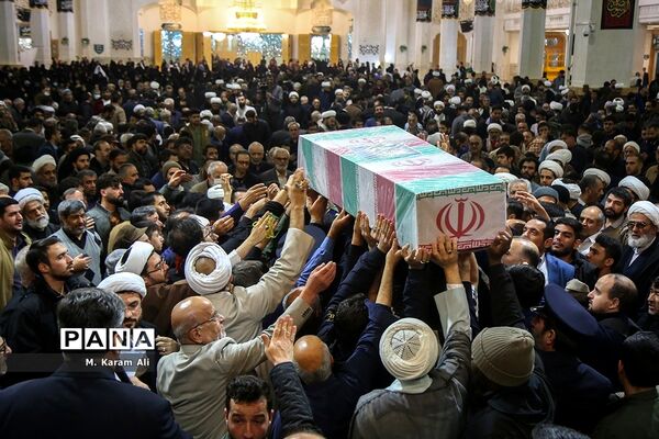 وداع با پیکر شهید مدافع حرم «علی آقاعبداللهی» در حرم حضرت معصومه(س)