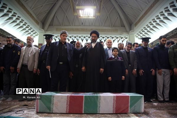 وداع با پیکر شهید مدافع حرم «علی آقاعبداللهی» در حرم حضرت معصومه(س)