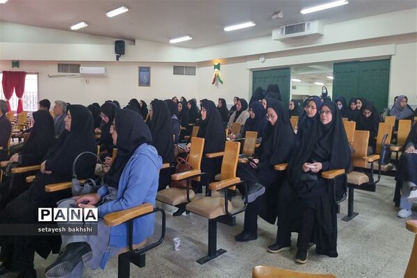 جلسه رابطین مشاوره  در دبیرستان منصوره بادامچی