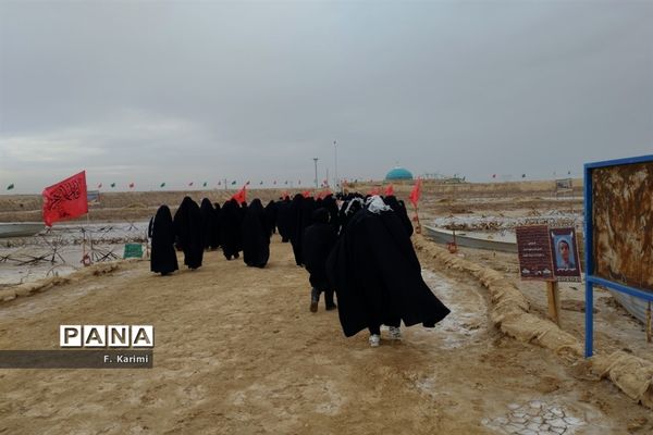 حضور دانش‌آموزان دبیرستان میعاد قم در اردوی راهیان‌نور