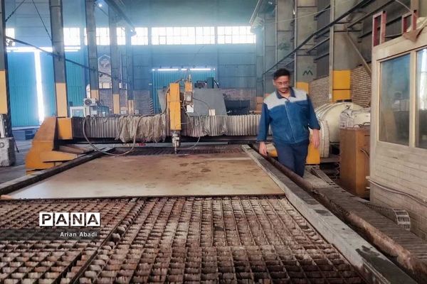 بازدید دانش‌آموزان از موسسه کشتی سازی شهید محلاتی بوشهر