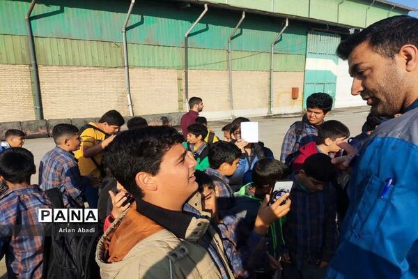 بازدید دانش‌آموزان از موسسه کشتی سازی شهید محلاتی بوشهر