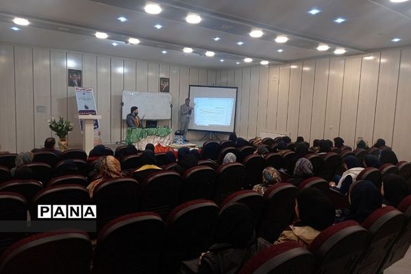 همایش تخصصی کنکور در دبیرستان دوره دوم‌ آیت‌الله طالقانی رودهن