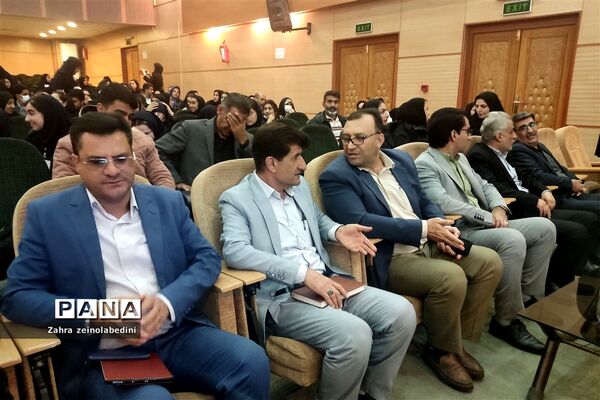مراسم تجلیل از مقام‌آوران جشنواره نوجوان خوارزمی در ناحیه یک شیراز