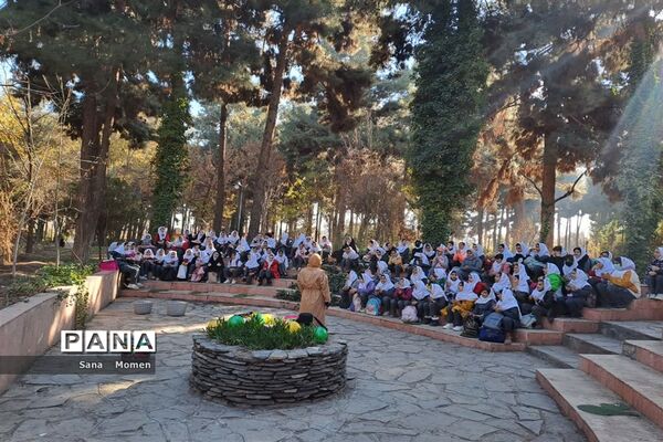 بازدید دانش‌آموزان از پارک ژوراسیک مشهد