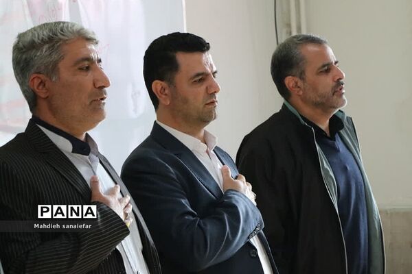 محفل انس با قرآن کریم در آموزشگاه کشاورز جود ناحیه دو ری