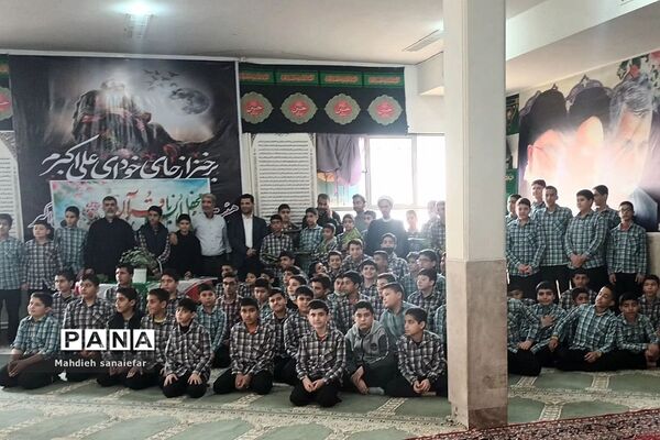 محفل انس با قرآن کریم در آموزشگاه کشاورز جود ناحیه دو ری