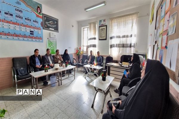 بازدید مشاور اموربین الملل مدارس سمپاد کشور از شهرستان نهبندان
