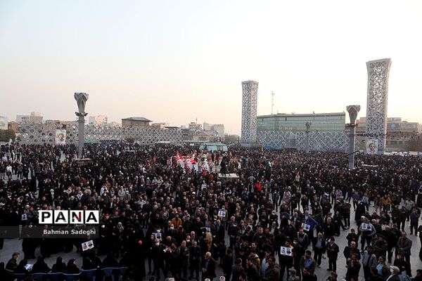 بدرقه ۹ شهید مدافع حرم در میدان امام حسین(ع)