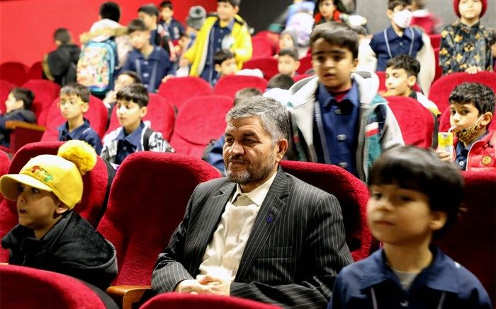 60 هزار دانش‌آموز قمی «بچه زرنگ‌» را تماشا کردند