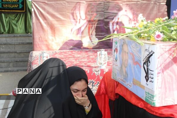مراسم بدرقه  پیکرشهید مدافع حرم الیاس چگینی در دبیرستان شاهد کوثر