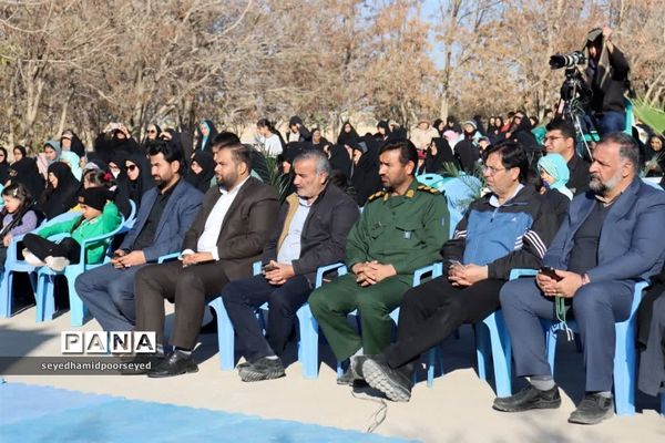 همایش بزرگ پیاده‌روی خانوادگی در مهردشت ابرکوه