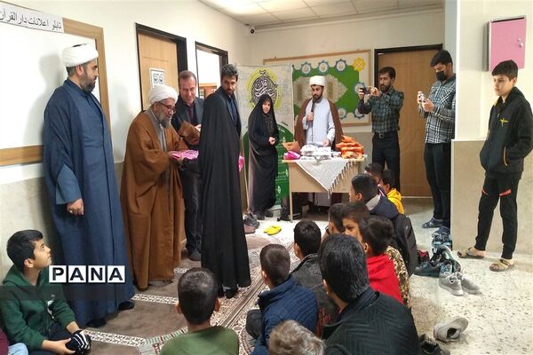مراسم تجلیل از حافظان قرآن  در هفته‌ قرآن و عترت