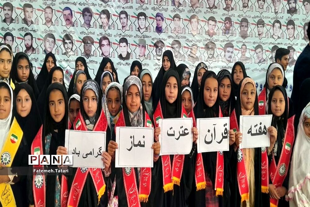 حضور فرهنگیان و دانش‌آموزان شهرستان بام و صفی‌آباد در نماز جمعه‌